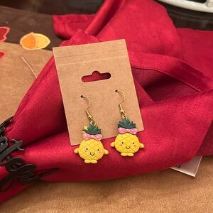 Handmade pineapple earrings- absolutely adorable!!